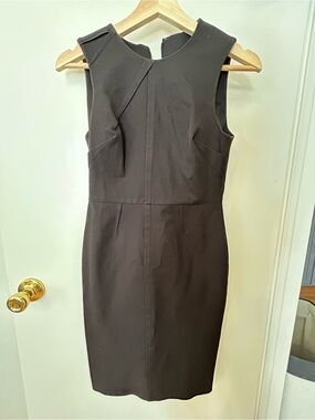 BR - Classic Sleeveless Black Sheath Dress
